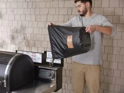 Weber Pellet Opbergzak -Buiten Kamperen 576220 576220 images other weber pellet opbergzak 3 ecommerce